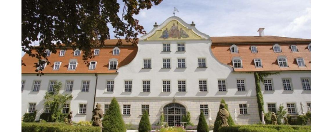 Symbolbild: Stellenanzeige der Kammer IHK Schwaben, Projektmitarbeiter:in (w|m|d) im Bereich Offene Seminare  