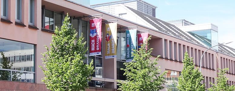 Symbolbild: Stellenanzeige der Kammer IHK Potsdam, Referent/in International und Europa (m/w/d)