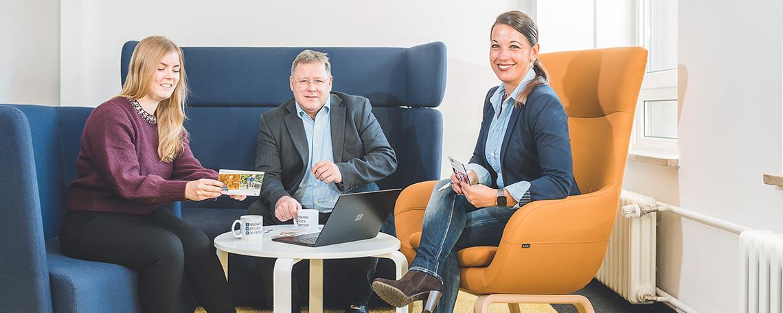 Symbolbild: Stellenanzeige der Kammer IHK zu Lübeck, Sachbearbeitung in der Kundenberatung des Service-Centers der IHK zu Lübeck